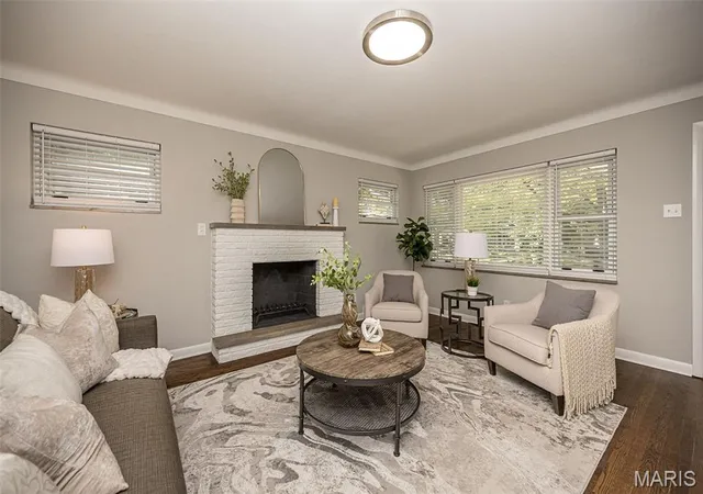 Photo 3 of Sale Pending at 4383 Holly Hills Blvd, St Louis, MO 63116 | MLS# MIS26055398 | Listing updated on 2026-09-05