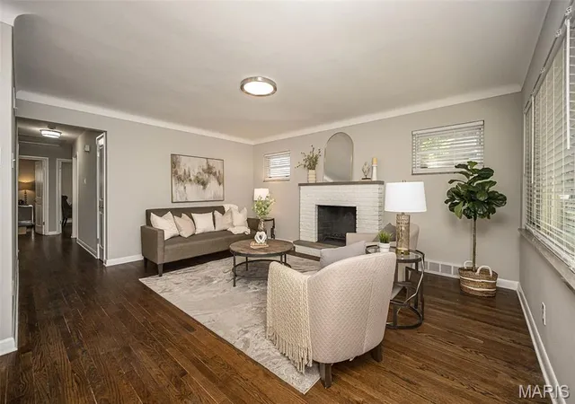 Photo 4 of Sale Pending at 4383 Holly Hills Blvd, St Louis, MO 63116 | MLS# MIS26055398 | Listing updated on 2026-09-05