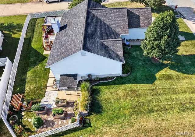 Photo 4 of Sale Pending at 130 Granite Pointe Ln, Winfield, MO 63389 | MLS# MIS26055399 | Listing updated on 2026-09-13