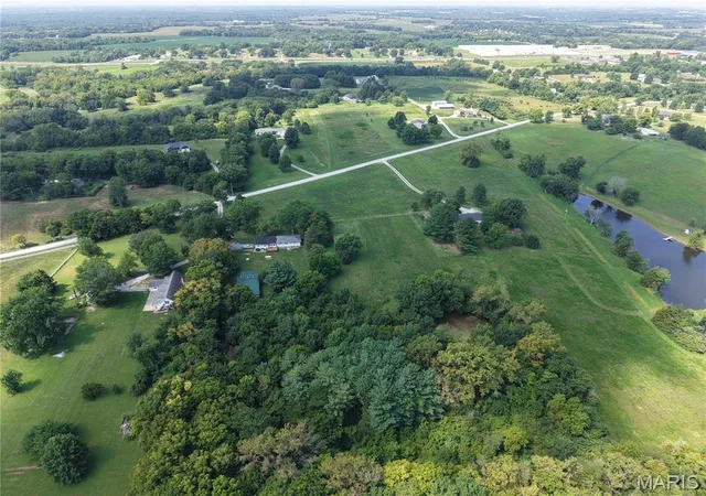 Photo 2 of Single family home for sale at 12492 New London Gravel, New London, MO 63459 | MLS# MIS26055400 | Listing updated on 2026-08-27