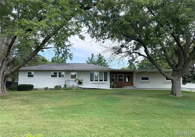 Photo 3 of Single family home for sale at 12492 New London Gravel, New London, MO 63459 | MLS# MIS26055400 | Listing updated on 2026-08-27