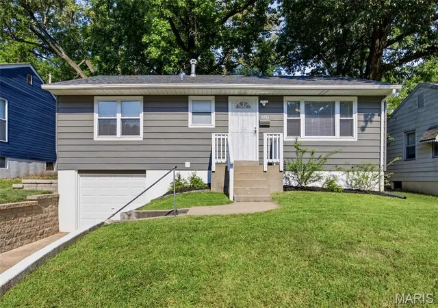 Photo 3 of Sale Pending at 5549 Sapphire Ave, St Louis, MO 63136 | MLS# MIS26055407 | Listing updated on 2026-09-02
