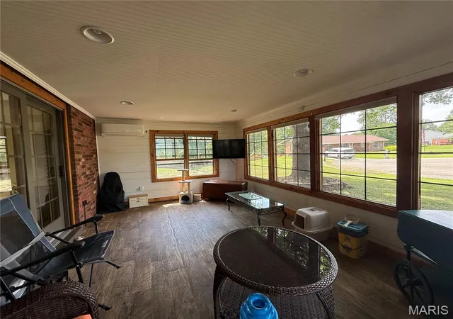 Photo 3 of Single family home for sale at 806 Charles Ct, Steeleville, IL 62288 | MLS# MIS26055418 | Listing updated on 2026-08-28
