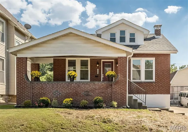 Photo 1 of Sale Pending at 7040 Pernod Ave, St Louis, MO 63139 | MLS# MIS26055422 | Listing updated on 2026-09-02