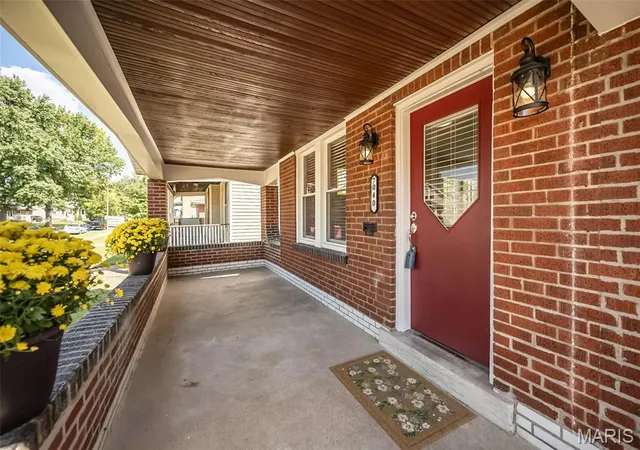 Photo 2 of Sale Pending at 7040 Pernod Ave, St Louis, MO 63139 | MLS# MIS26055422 | Listing updated on 2026-09-02