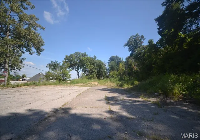 Photo 1 of Land for sale at 308 Old State Route 3, Columbia, IL 62236 | MLS# MIS26055424 | Listing updated on 2026-08-27