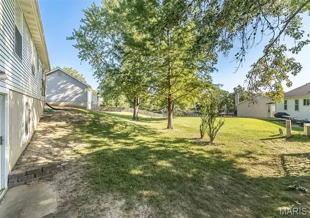 Photo 33 of Single family home for sale at 121 Oak Valley Dr, St Peters, MO 63376 | MLS# MIS26055432 | Listing updated on 2026-09-02