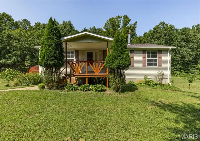Photo 3 of Manufactured home for sale at 10071 Old Saint Louis Rd, Valles Mines, MO 63087 | MLS# MIS26055435 | Listing updated on 2026-09-02