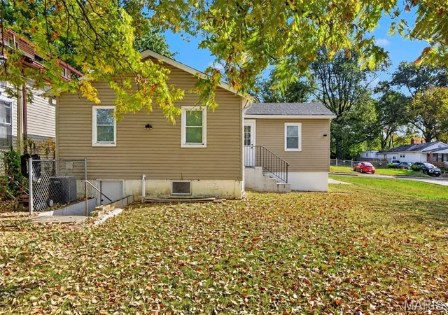 Photo 3 of Single family home for sale at 1341 Eastover Ave, Saint Louis, MO 63130 | MLS# MIS26055438 | Listing updated on 2026-10-29