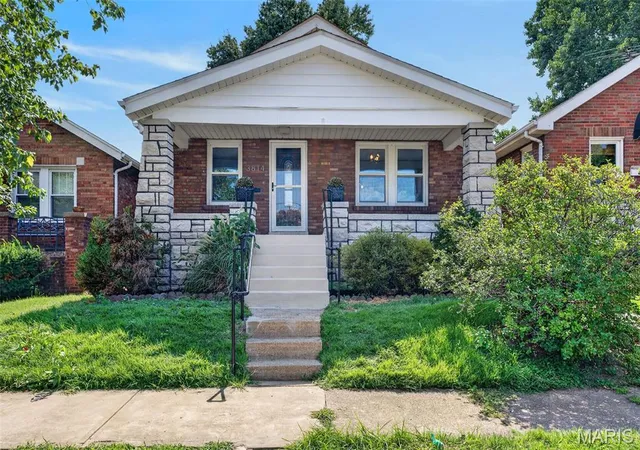 Photo 1 of Sale Pending at 3814 Burgen Ave, St Louis, MO 63116 | MLS# MIS26055447 | Listing updated on 2026-08-31