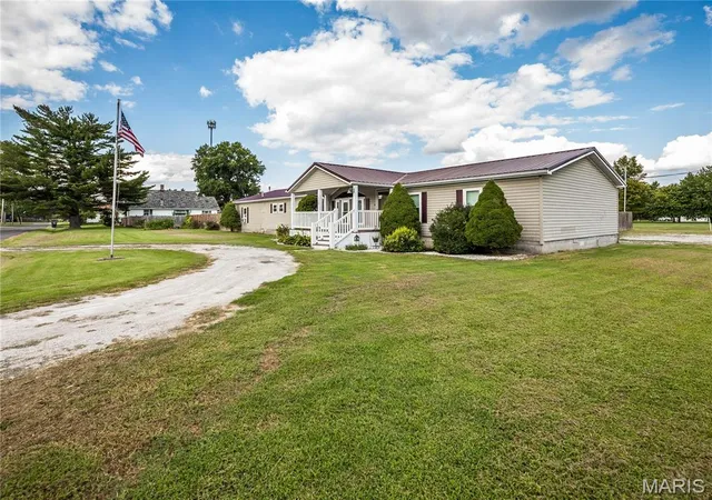 Photo 2 of Single family home for sale at 112 Schmidt St, Wilsonville, IL 62093 | MLS# MIS26055449 | Listing updated on 2026-09-02