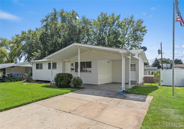 Photo 1 of Single family home for sale at 1770 Tahoe Dr, Florissant, MO 63031 | MLS# MIS26055450 | Listing updated on 2026-09-24