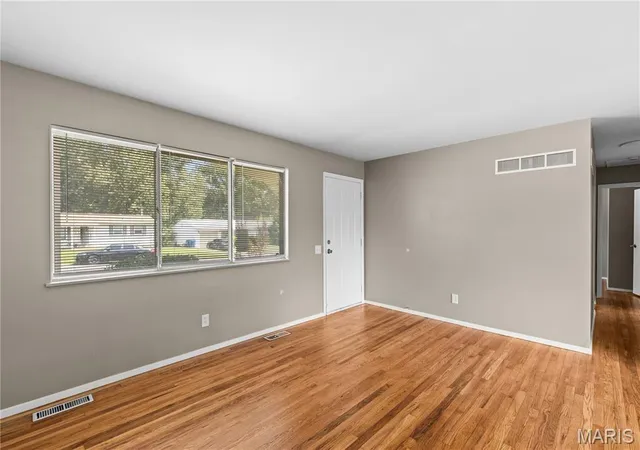 Photo 3 of Single family home for sale at 1770 Tahoe Dr, Florissant, MO 63031 | MLS# MIS26055450 | Listing updated on 2026-09-24