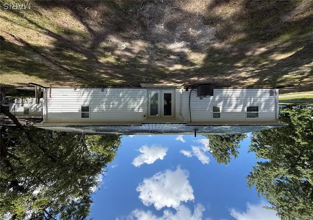 Photo 3 of Sale Pending at 105 Adams St, Sikeston, MO 63801 | MLS# MIS26055455 | Listing updated on 2026-09-04