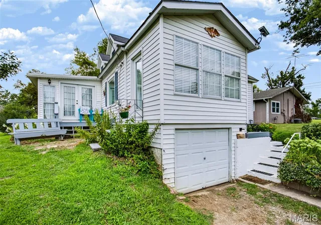 Photo 2 of Sale Pending at 706 Spring Street, Pleasant Hill, IL 62366 | MLS# MIS26055456 | Listing updated on 2026-09-24
