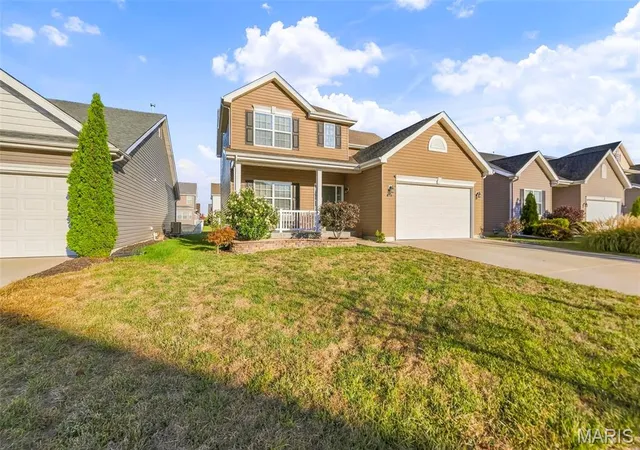 Photo 1 of Single family home for sale at 3477 Charlestowne Xing Dr, Saint Charles, MO 63301 | MLS# MIS26055457 | Listing updated on 2026-10-28