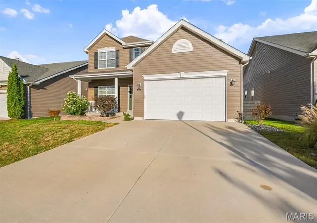 Photo 2 of Single family home for sale at 3477 Charlestowne Xing Dr, Saint Charles, MO 63301 | MLS# MIS26055457 | Listing updated on 2026-10-28