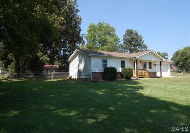 3rd image of 2609 W Susan Pl, Poplar Bluff, MO 63901 | MLS# MIS26055460