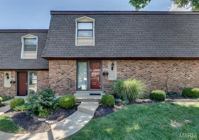 Photo 1 of Townhouse for sale at 230 Braeshire Dr #E, Ballwin, MO 63021 | MLS# MIS26055464 | Listing updated on 2026-08-29