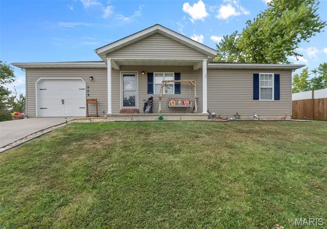 Photo 1 of Single family home for sale at 909 Forest Ave, Perryville, MO 63775 | MLS# MIS26055467 | Listing updated on 2026-09-24
