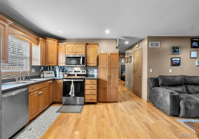 Photo 4 of Single family home for sale at 909 Forest Ave, Perryville, MO 63775 | MLS# MIS26055467 | Listing updated on 2026-09-24