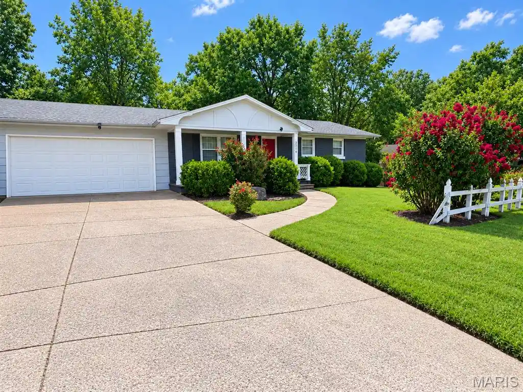Single family home for sale at 2715 Independence St, Cape Girardeau, MO 63703 | MLS# MIS26055474