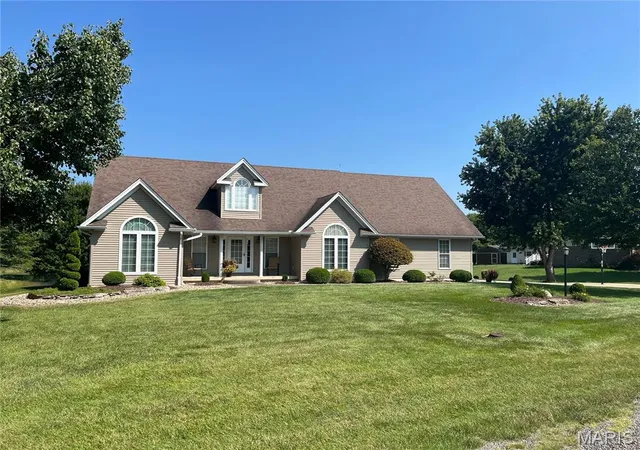 Photo 1 of Single family home for sale at 1436 S Lake Dr, Carrollton, IL 62016 | MLS# MIS26055480 | Listing updated on 2026-09-20