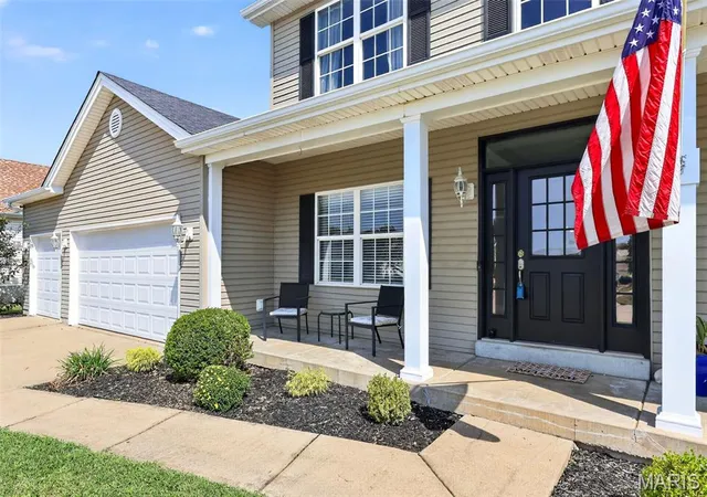 Photo 3 of Single family home for sale at 904 Hampshire Heath Dr, O Fallon, MO 63368 | MLS# MIS26055484 | Listing updated on 2026-09-18