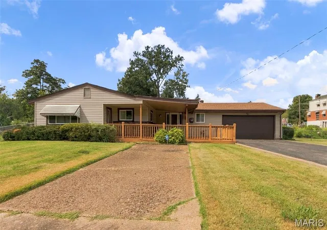 Photo 2 of Sale Pending at 2531 Wismer Ave, St Louis, MO 63114 | MLS# MIS26055487 | Listing updated on 2026-09-12