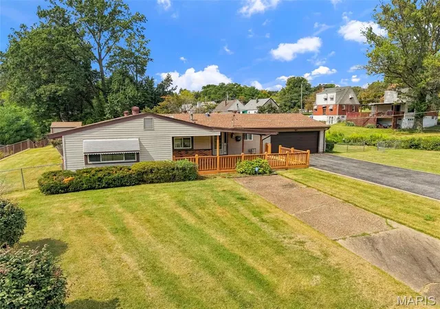 Photo 4 of Sale Pending at 2531 Wismer Ave, St Louis, MO 63114 | MLS# MIS26055487 | Listing updated on 2026-09-12