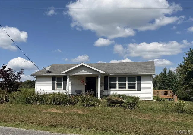 Photo 2 of Sale Pending at 443 Hwy Z, Silex, MO 63377 | MLS# MIS26055491 | Listing updated on 2026-10-05