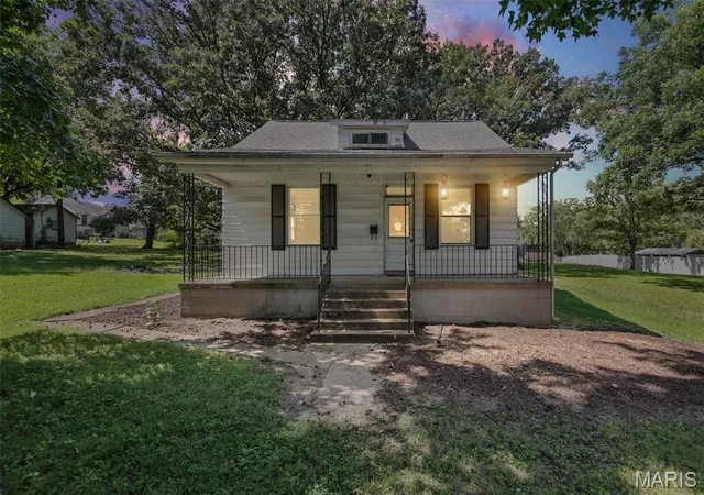 Photo 1 of Single family home for sale at 215 N Herman St, Lebanon, IL 62254 | MLS# MIS26055497 | Listing updated on 2026-09-02