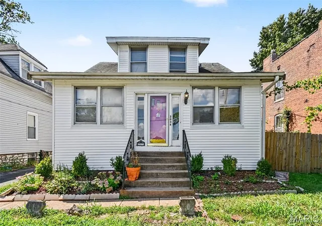 Photo 2 of Single family home for sale at 2038 Mclaran Ave, Jennings, MO 63136 | MLS# MIS26055502 | Listing updated on 2026-08-29