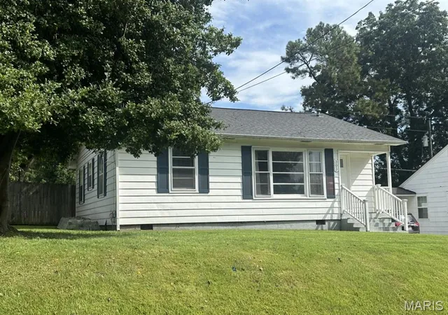 Photo 2 of Single family home for sale at 303 Idalia Rd, Bloomfield, MO 63825 | MLS# MIS26055505 | Listing updated on 2026-10-06