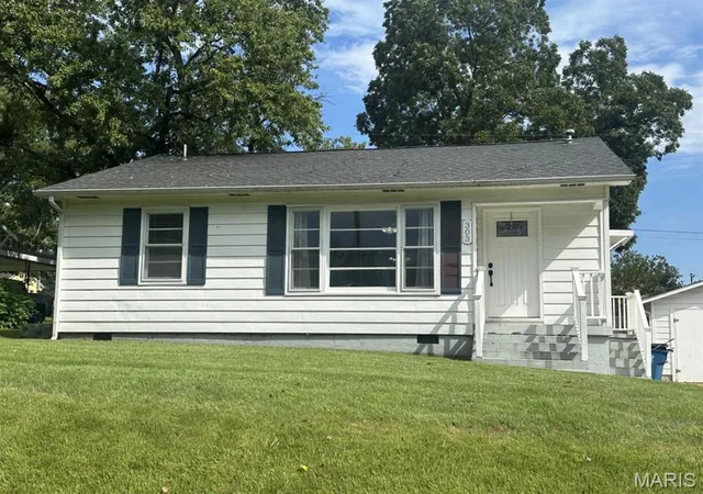 Photo 3 of Single family home for sale at 303 Idalia Rd, Bloomfield, MO 63825 | MLS# MIS26055505 | Listing updated on 2026-10-06