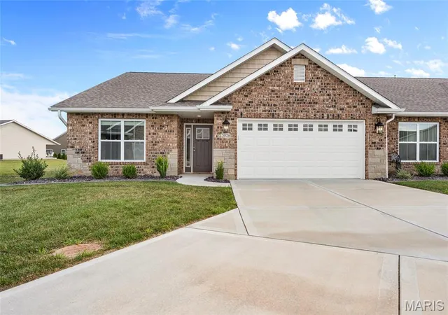 Photo 1 of Single family home for sale at 2026 Serenade Ln, Troy, IL 62294 | MLS# MIS26055510 | Listing updated on 2026-08-31