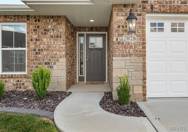 Photo 2 of House for sale at 2026 Serenade Ln, Troy, IL 62294 | MLS# MIS26055510 | Listing updated on 2026-08-31