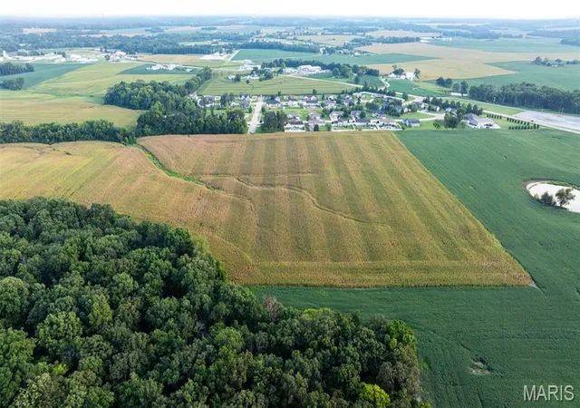 Photo 1 of Land for sale at Xxx Pin Oak Dr, Waterloo, IL 62298 | MLS# MIS26055525 | Listing updated on 2026-08-30