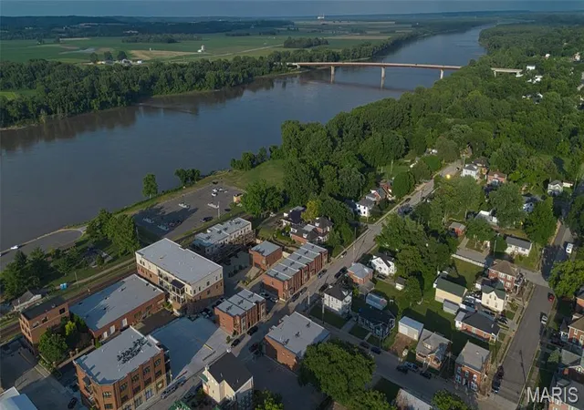 Photo 4 of Condo for sale at 105 E Main St, Washington, MO 63090 | MLS# MIS26055530 | Listing updated on 2026-09-03