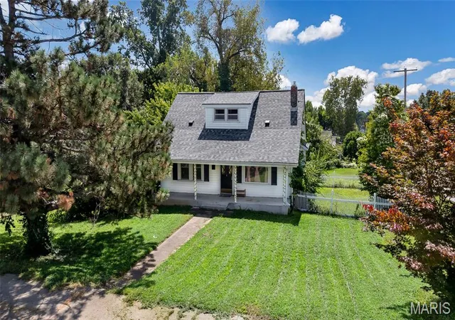 Photo 1 of Single family home for sale at 9726 Lackland Rd, Saint Louis, MO 63114 | MLS# MIS26055531 | Listing updated on 2026-09-20