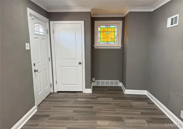 Photo 3 of Single family home for sale at 6832 Julian Ave, University City, MO 63130 | MLS# MIS26055533 | Listing updated on 2026-09-02
