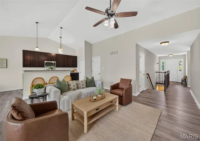 Photo 2 of Single family home for sale at 603 Prairiegate Ct, Lake St Louis, MO 63367 | MLS# MIS26055535 | Listing updated on 2026-09-13