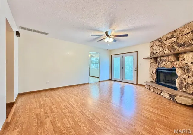 Photo 3 of Sale Pending at 409 Kim Dr, Fairview Heights, IL 62208 | MLS# MIS26055541 | Listing updated on 2026-08-31