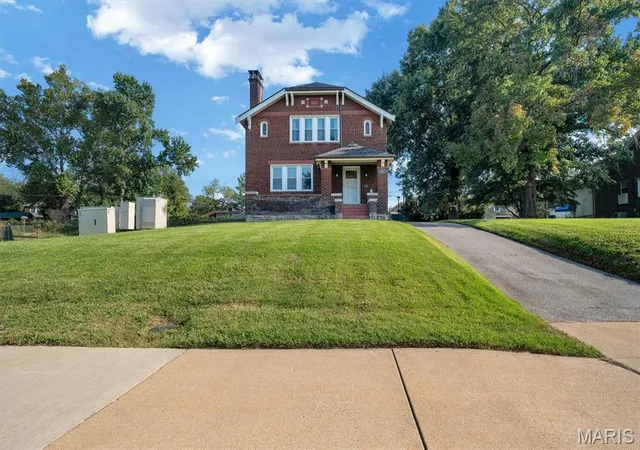 Photo 2 of Single family home for sale at 8062 Natural Brg Rd, Saint Louis, MO 63121 | MLS# MIS26055544 | Listing updated on 2026-09-14