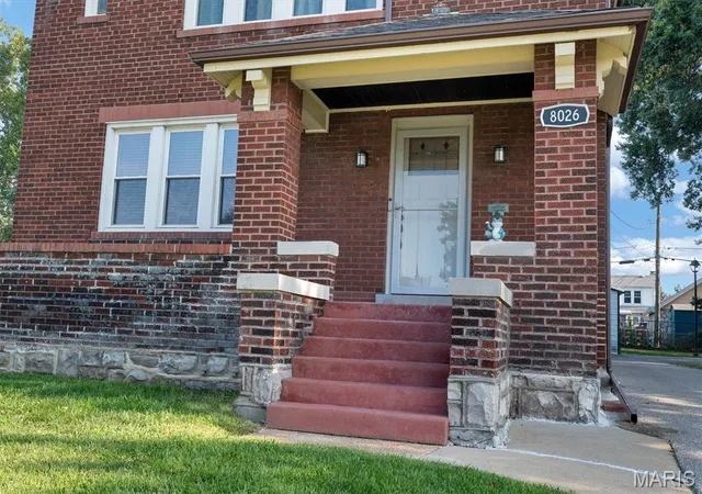 Photo 3 of Single family home for sale at 8062 Natural Brg Rd, Saint Louis, MO 63121 | MLS# MIS26055544 | Listing updated on 2026-09-14