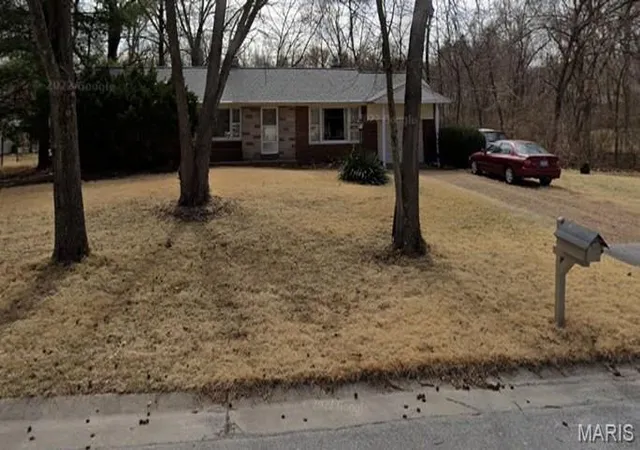 Photo 2 of Single family home for sale at 444 Essen Ln, Ballwin, MO 63021 | MLS# MIS26055546 | Listing updated on 2026-09-21