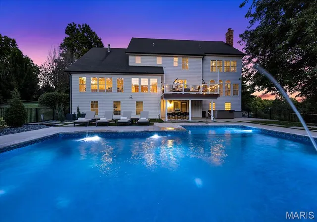 Photo 2 of Mansion for sale at 1109 Windridge Ests Ln, Chesterfield, MO 63005 | MLS# MIS26055553 | Listing updated on 2026-09-28