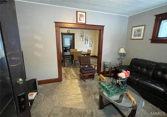 Photo 2 of Single family home for sale at 321 Dry St, Alton, IL 62002 | MLS# MIS26055561 | Listing updated on 2026-09-01