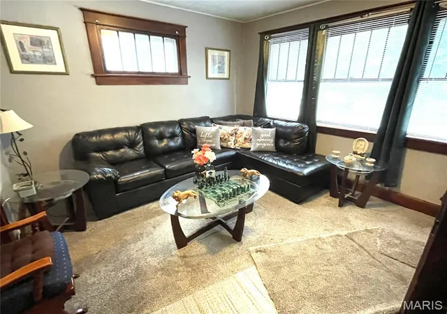Photo 3 of Single family home for sale at 321 Dry St, Alton, IL 62002 | MLS# MIS26055561 | Listing updated on 2026-09-01