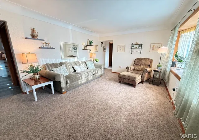 Photo 4 of Single family home for sale at 142 Reno Ave, East Alton, IL 62024 | MLS# MIS26055562 | Listing updated on 2026-09-01
